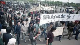 反思 #六四 ：激进 #学生领袖 借用 #中共 之刀杀死学生，断送 #学运 成果和 #中国改革 命运！