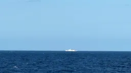 台湾称中国海警船蛮横闯入东沙限制海域 双方对峙激烈言辞交锋